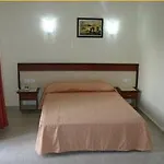 Hotel Dynasty Side