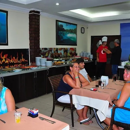 Dynasty מלון סייד