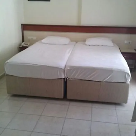 Dynasty מלון סייד