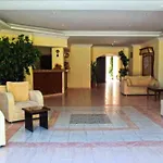 Hotel Dynasty Side