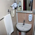Dynasty Hotel 3*