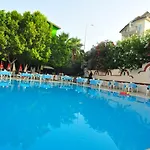Hotel Dynasty 3*