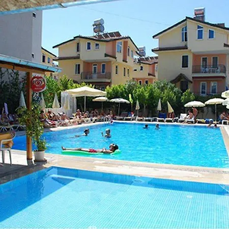 Hotel Dynasty Side